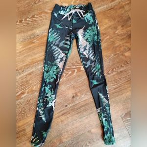 The Upside SUPER AMAZINGLY SOFT Yoga Pants / Leggings S